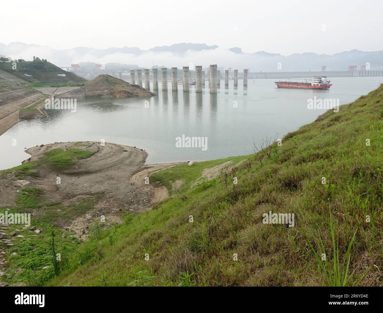 YICHANG, CHINA - JUNE 12, 2023 - The water level of the Three Gorges  Reservoir drops in Yichang, Hubei province, China, June 12, 2023. According  to the Yangtze River Water Resources Commission
