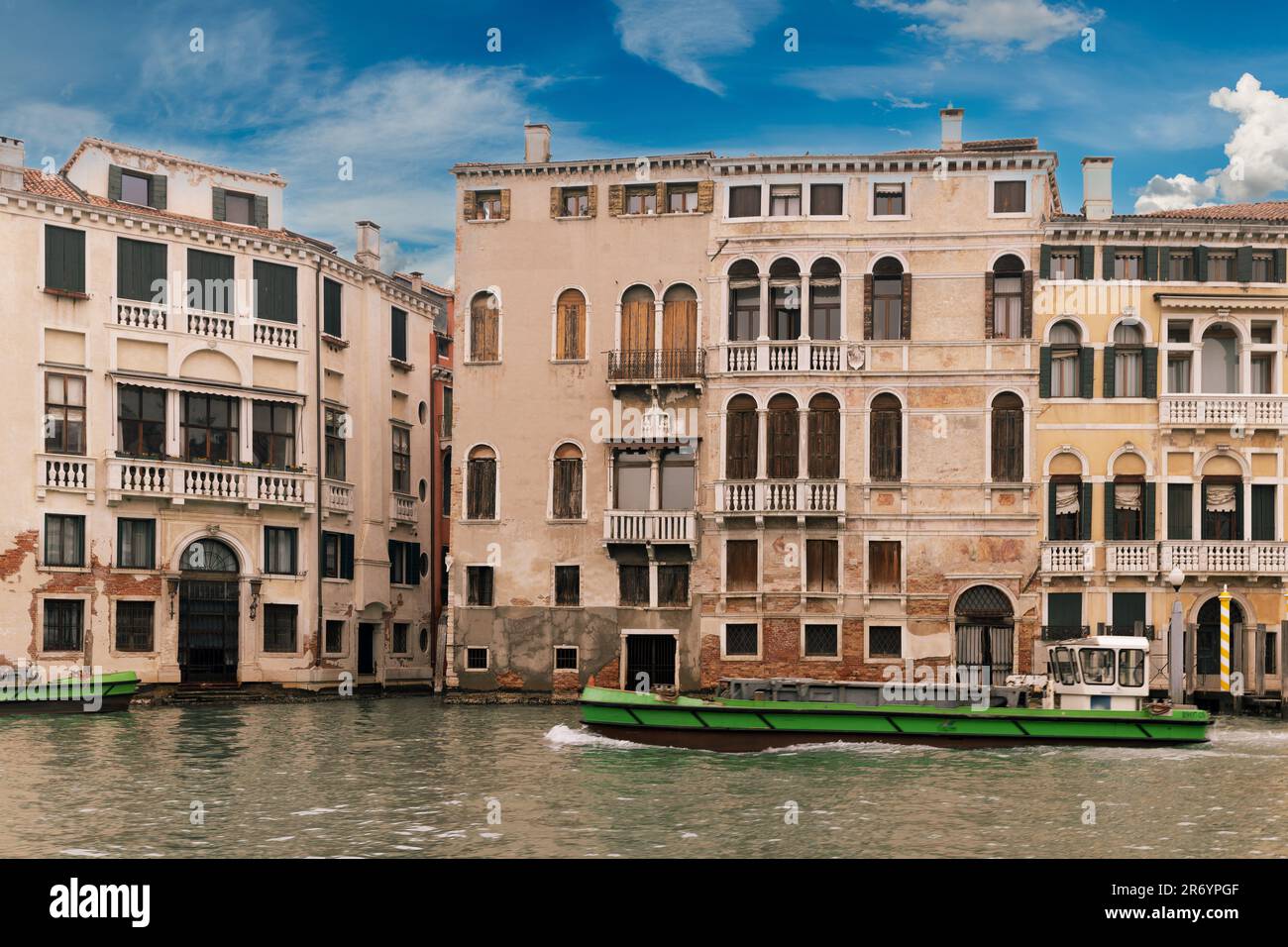 Old buildings architecture in venice hi-res stock photography and ...