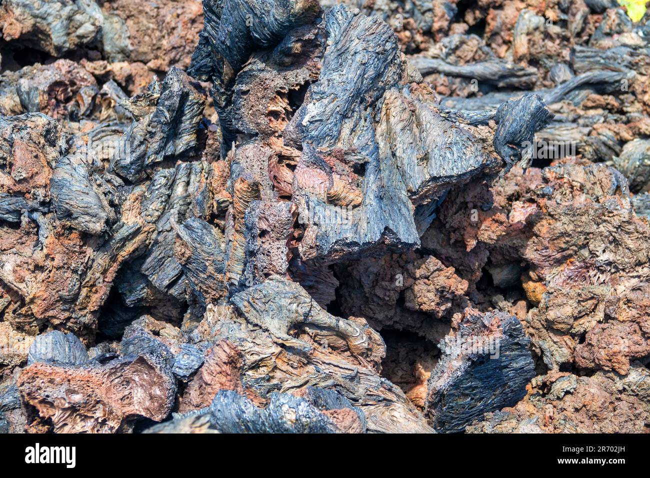 A variety of forms of basalt solidified lava (clinker, blocklava