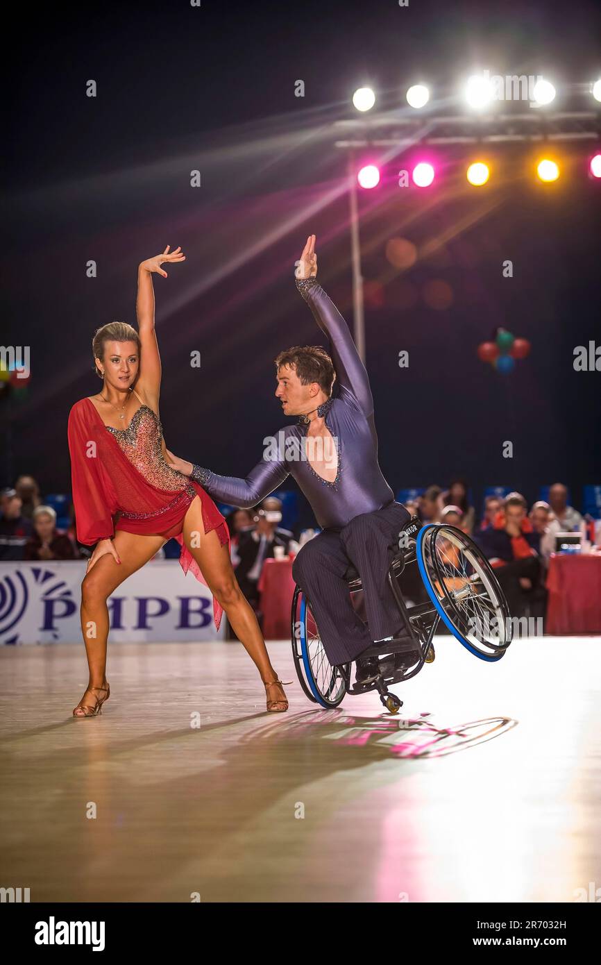 Wheelchair Dancing Couple Performing In Russia Stock Photo Alamy