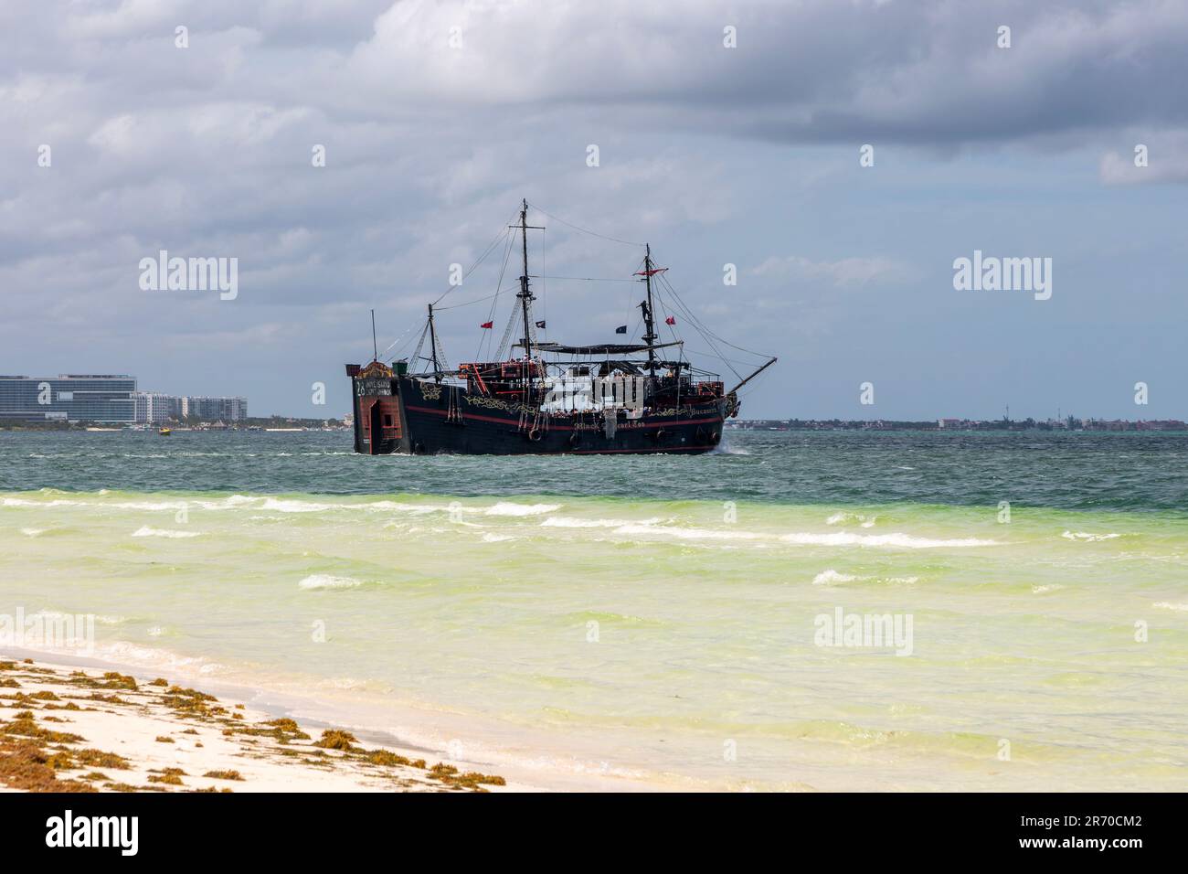 The Black Pearl Pirate Ship - Blog - Pirate Show Cancun