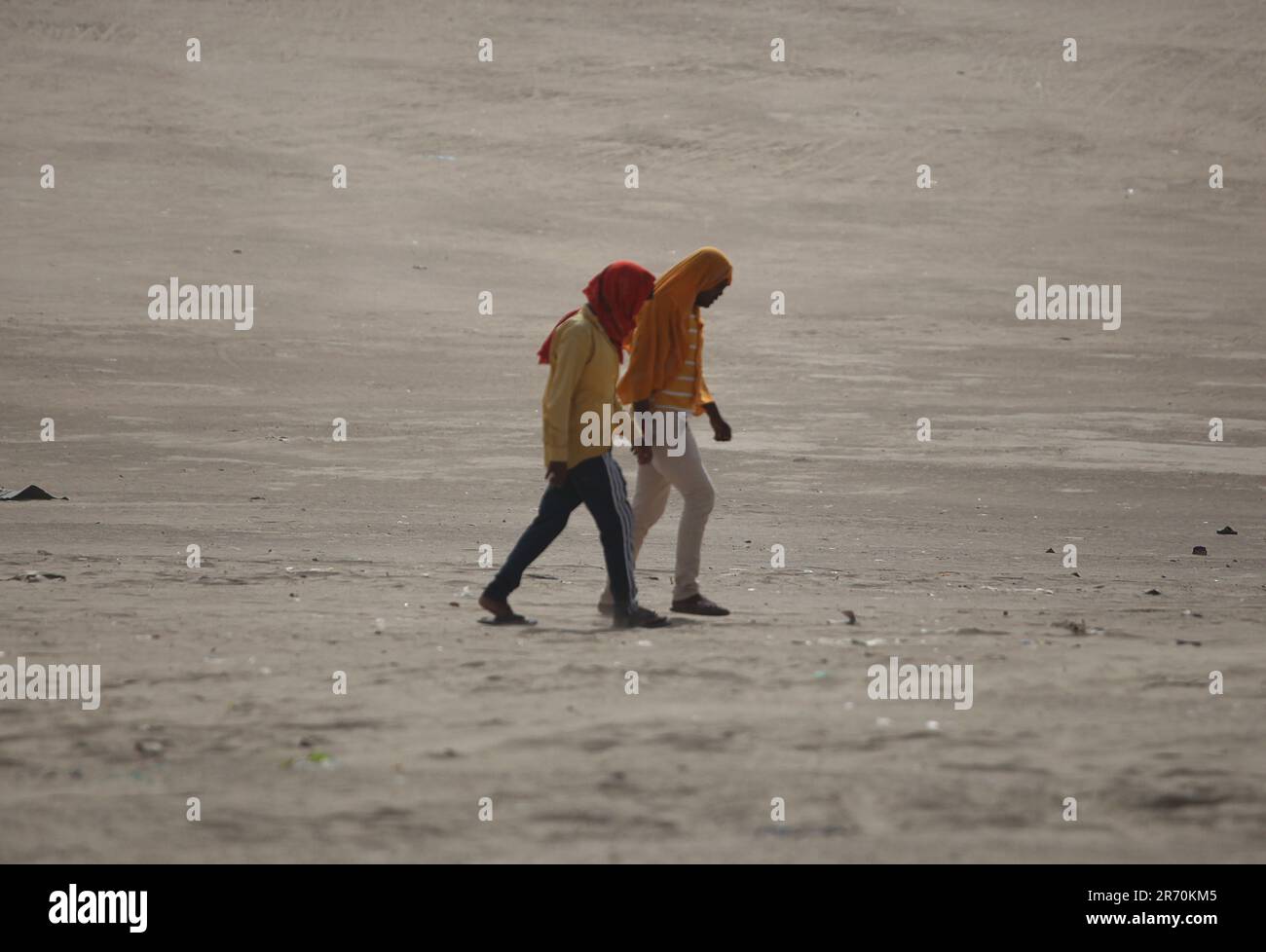 Prayagraj, India. 12/06/2023, Indian people brave heat wave condition ...