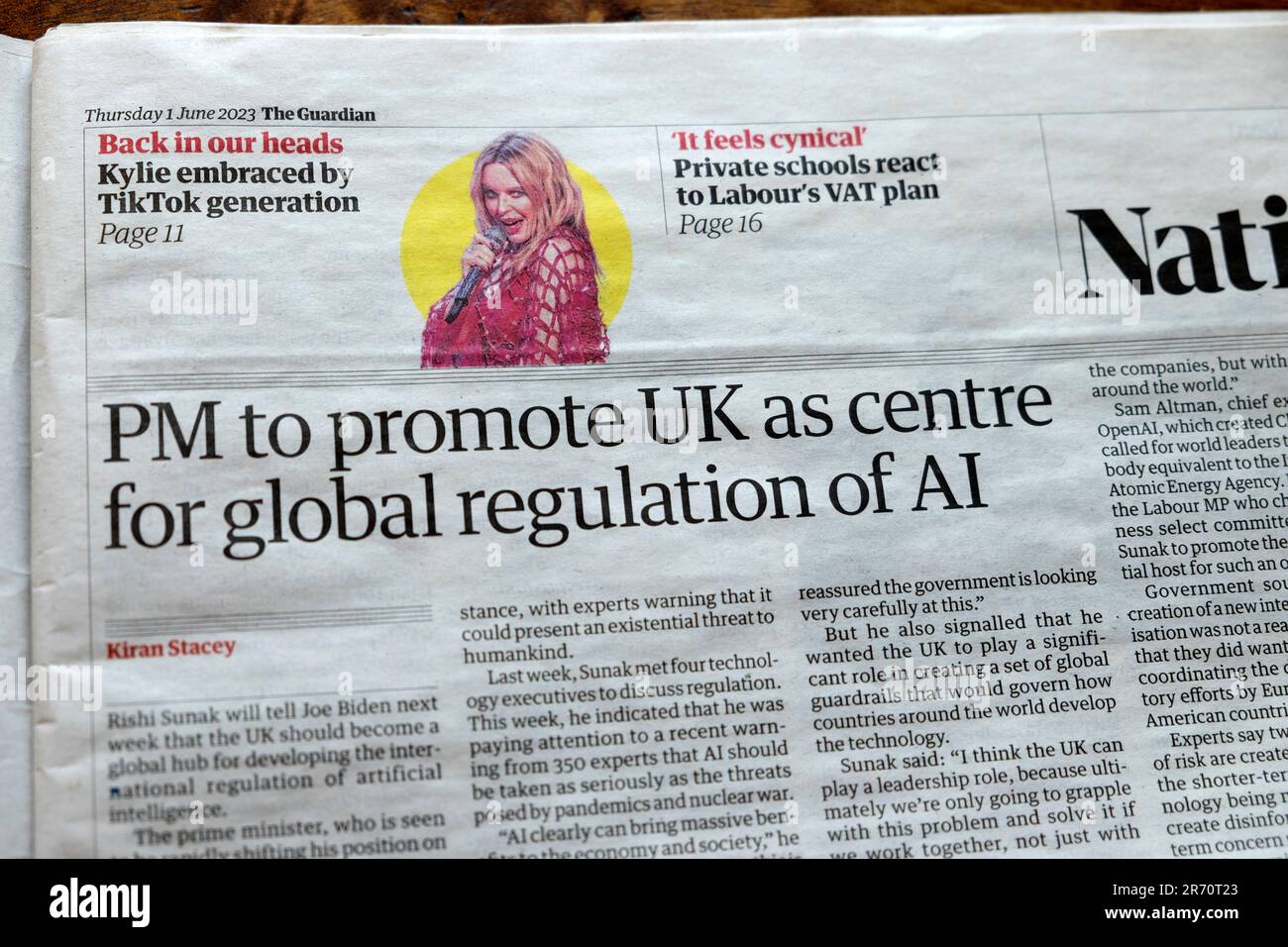 Rishi Sunak Biden Washington visit  'PM to promote UK as centre for global regulation of AI' Guardian newspaper headline technology regulation UK 2023 Stock Photo