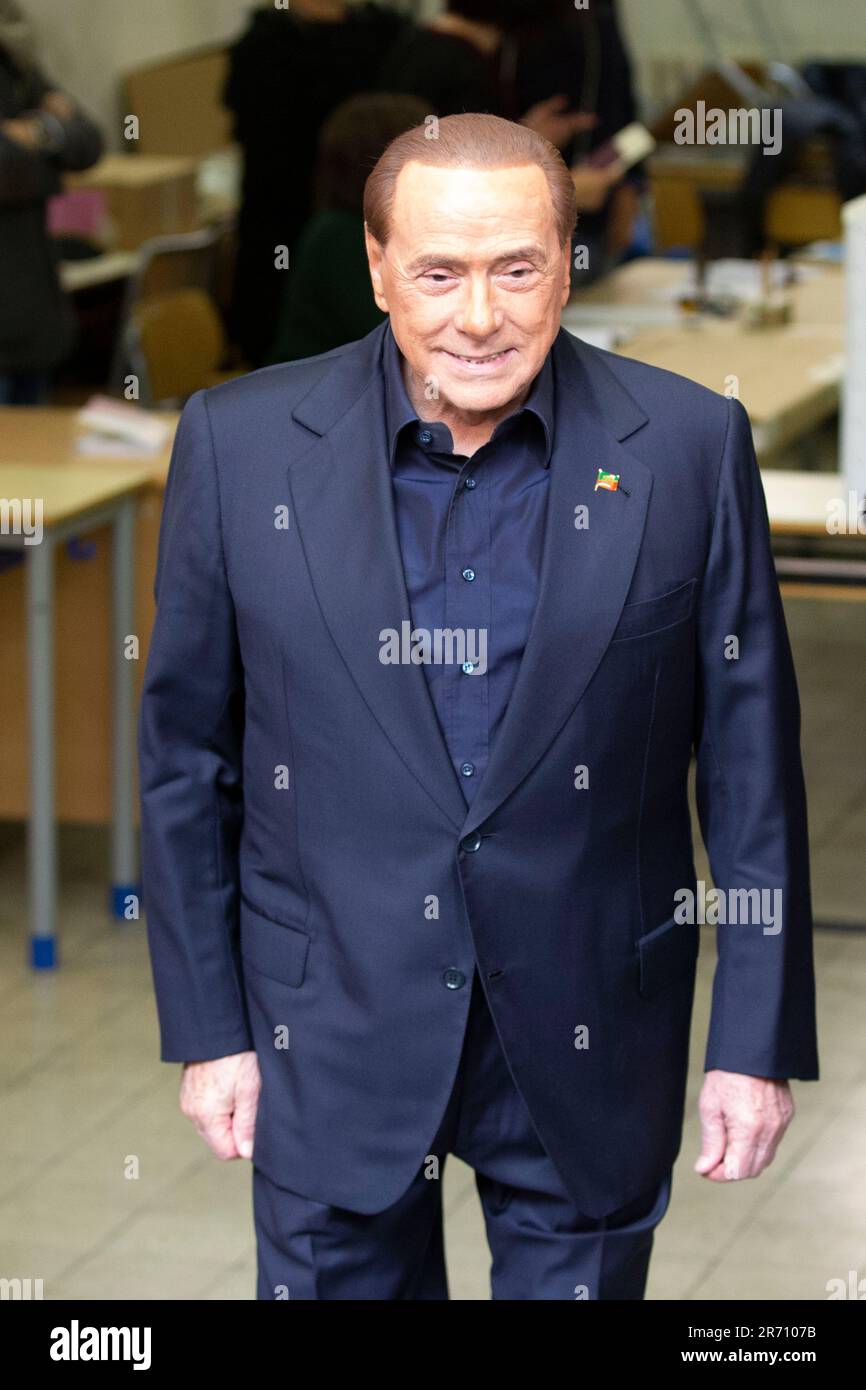 portrait-de-silvio-berlusconi-hi-res-stock-photography-and-images-alamy