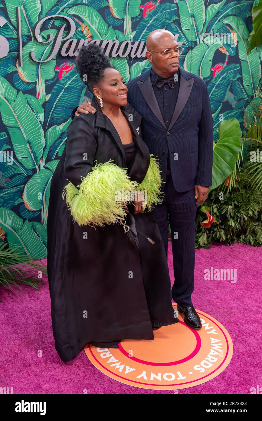 New York, New York, USA. 12th June, 2023. (NEW) The 76th Annual Tony Awards. June 12, 2023, New York, New York, USA: LaTanya Richardson Jackson and Samuel L. Jackson attend The 76th Annual Tony Awards at United Palace Theater on June 11, 2023 in New York City. (Credit Image: © M10s/TheNEWS2 via ZUMA Press Wire) EDITORIAL USAGE ONLY! Not for Commercial USAGE! Stock Photo