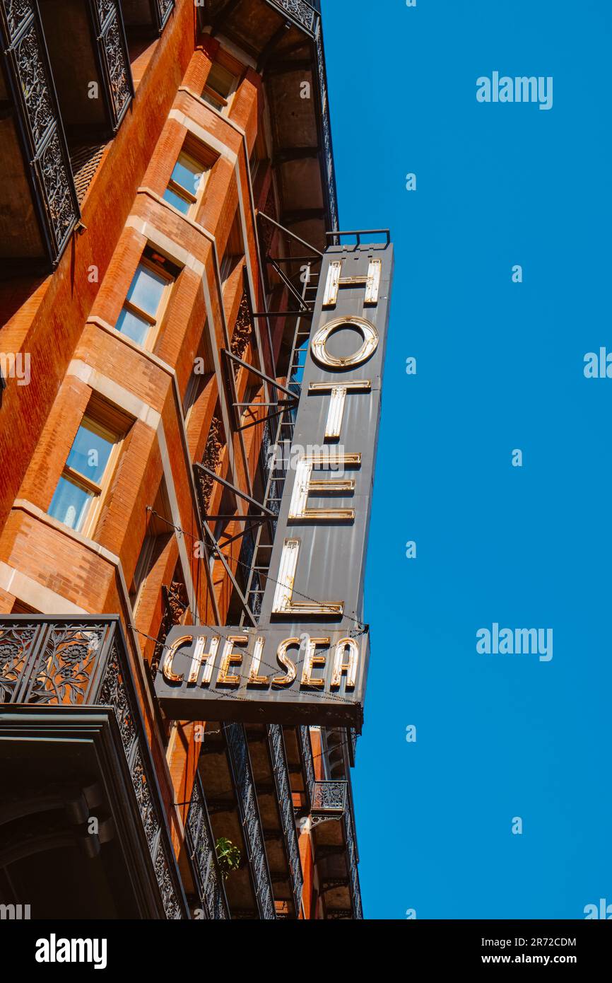 Chelsea hotel new york hi-res stock photography and images - Alamy