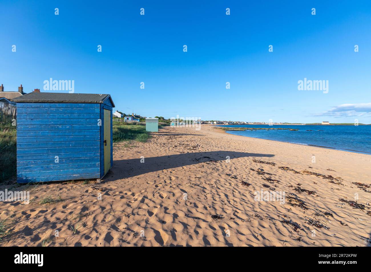 Beach huts for changing clothes in Earlsferry Beach, Elie and ...
