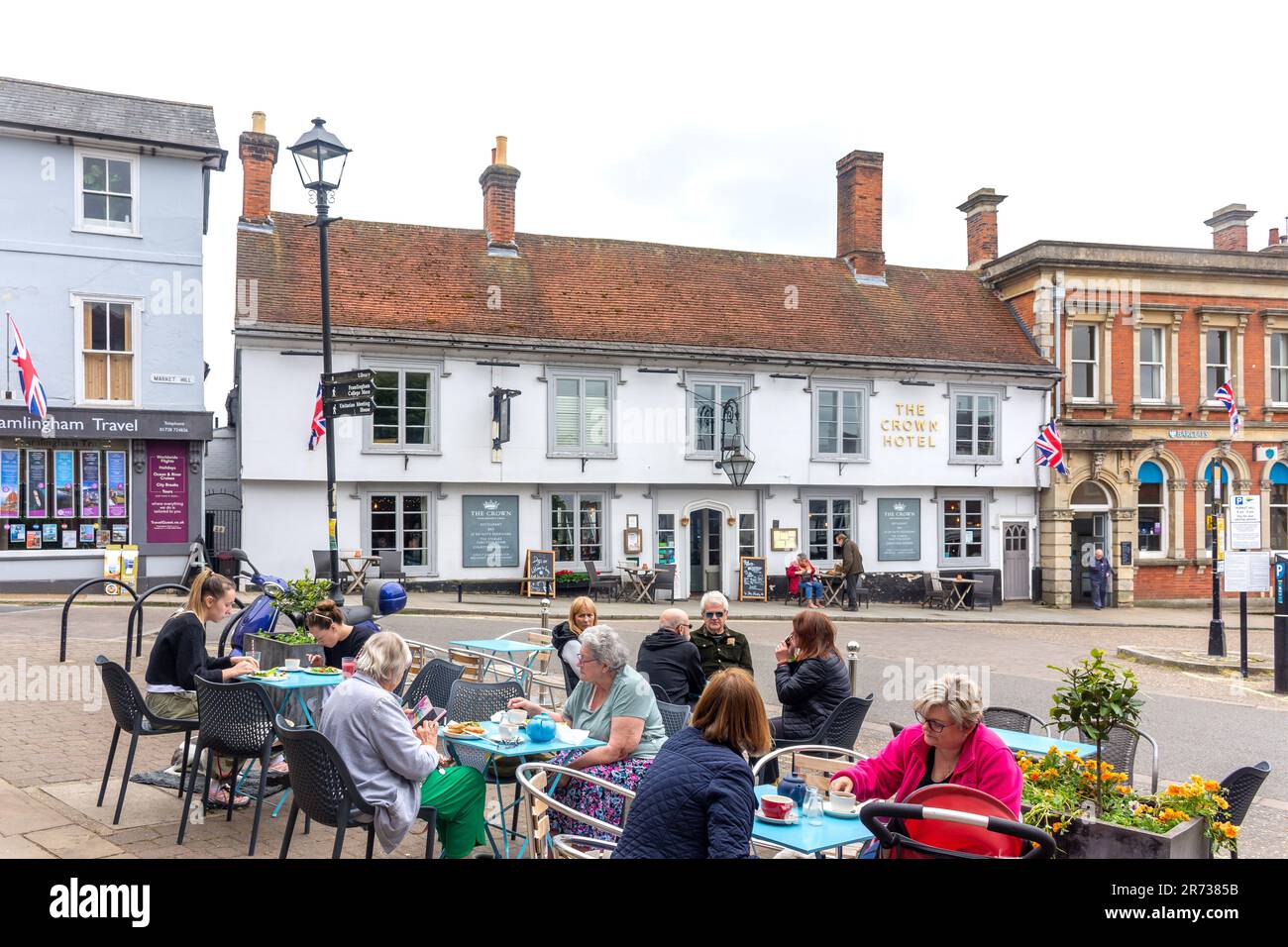 Pavement cafe and The Crown Hotel, Market Hill, Framlington, Suffolk, England, United Kingdom Stock Photo