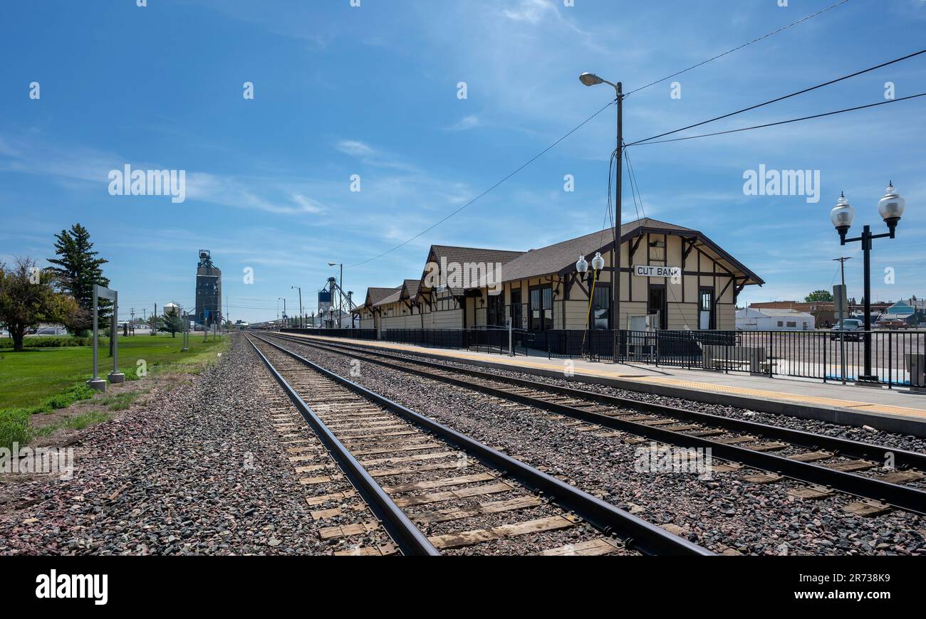 Train tracks and railway station at Cut Bank, Montana, USA Stock Photo