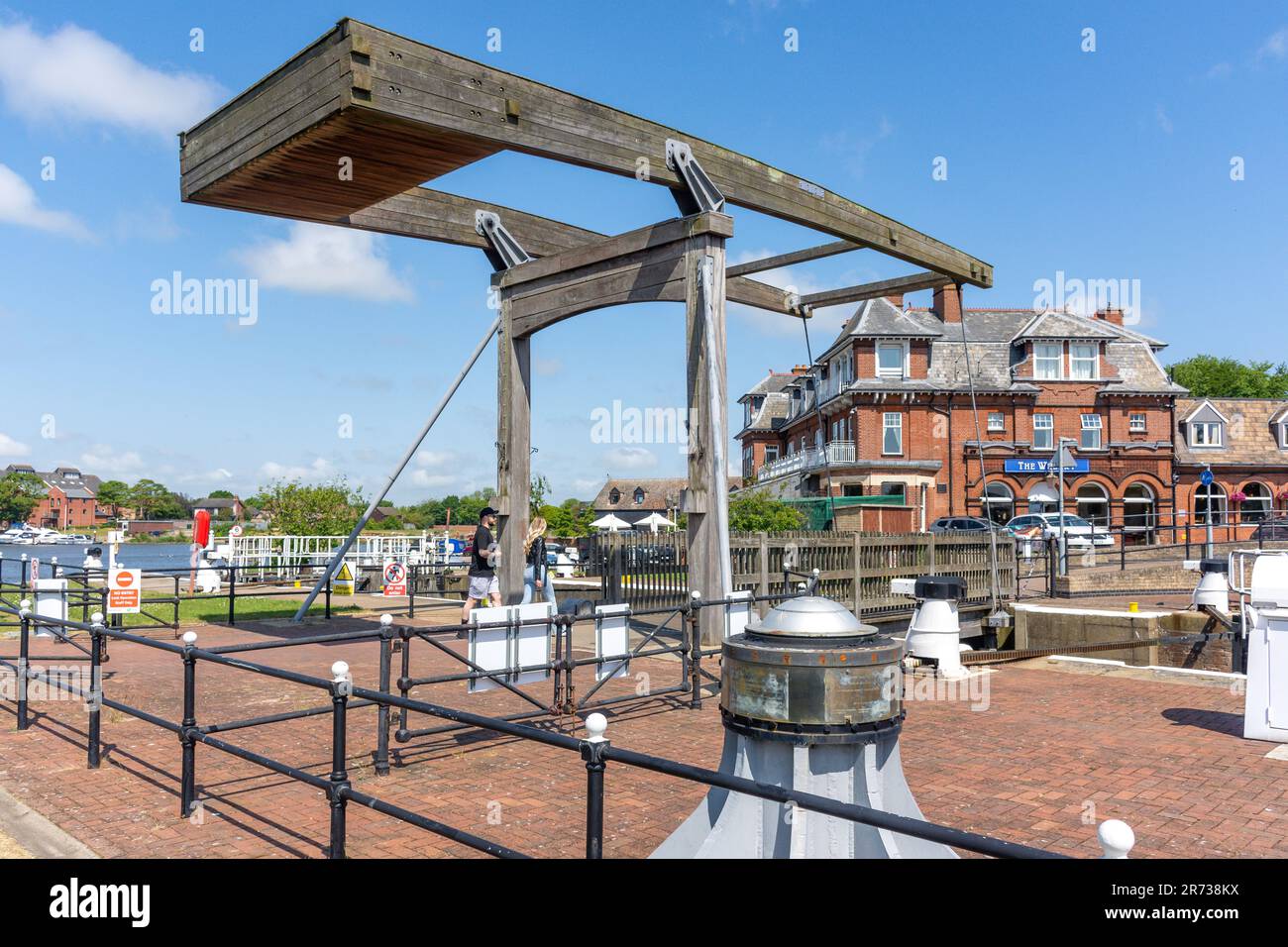 Mutford Lock swingbridge by Oulton Broad Lake, Oulton Broad, Lowestoft, Suffolk, England, United Kingdom Stock Photo