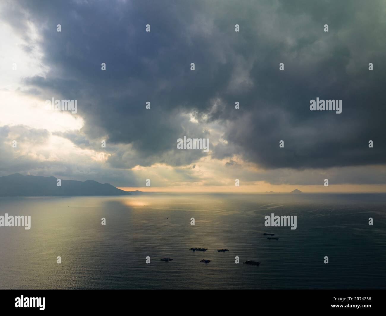 Beautiful sunrise on the sea of Vietnam Stock Photo - Alamy