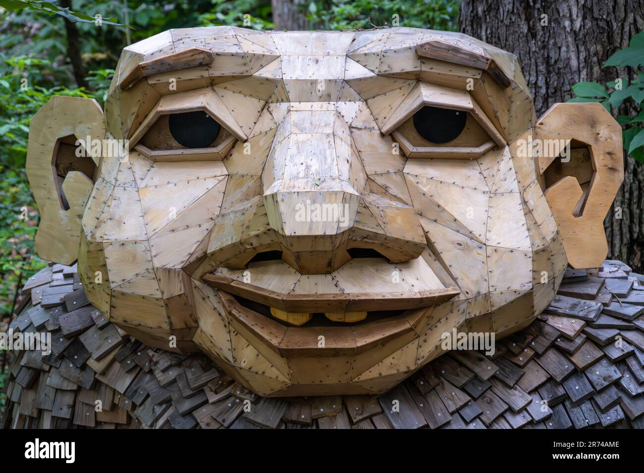 Thomas Dambo wooden troll sculpture at the Atlanta Botanical Garden in Atlanta, Georgia. (USA) Stock Photo