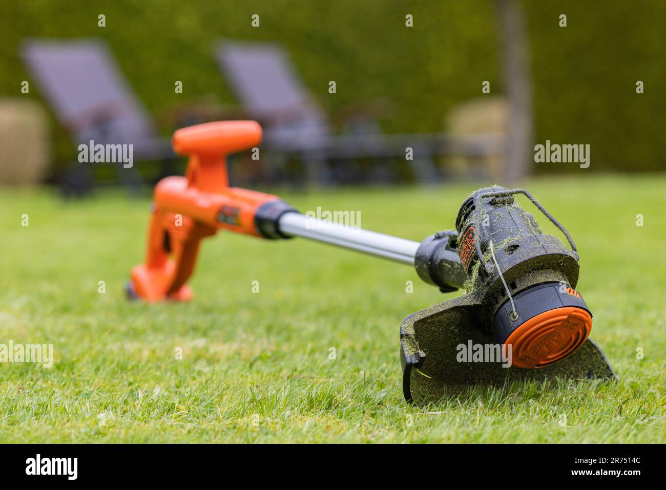Black decker mower hi-res stock photography and images - Alamy