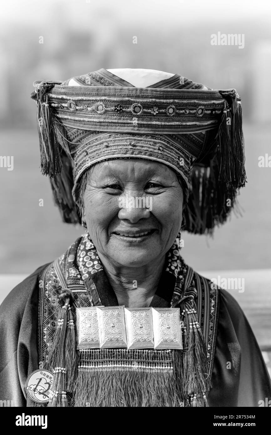 Traditional clothes hong kong Black and White Stock Photos & Images Alamy