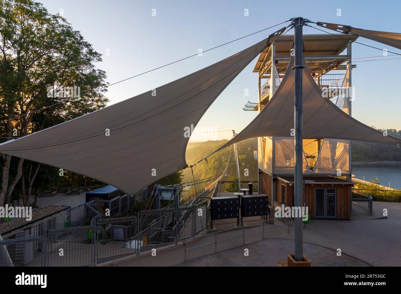 Oberharz am Brocken, Rappbode Dam, pedestrian suspension bridge Titan RT, launch tower for Megazipline in Harz, Saxony-Anhalt, Germany Stock Photo