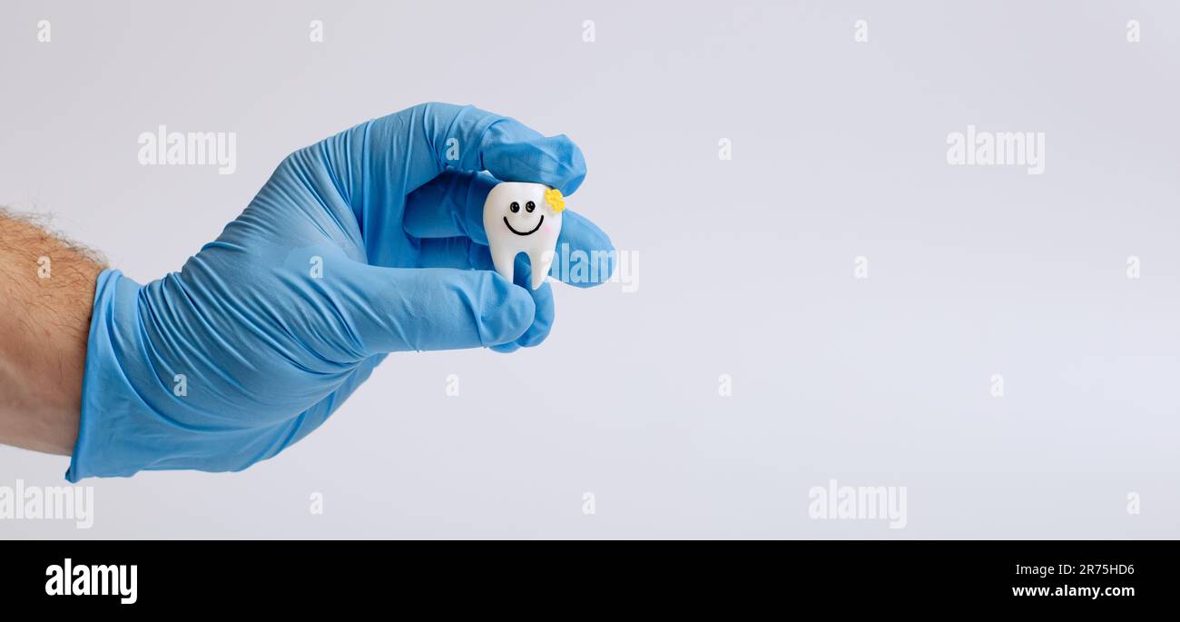 Smiley model hi-res stock photography and images - Alamy