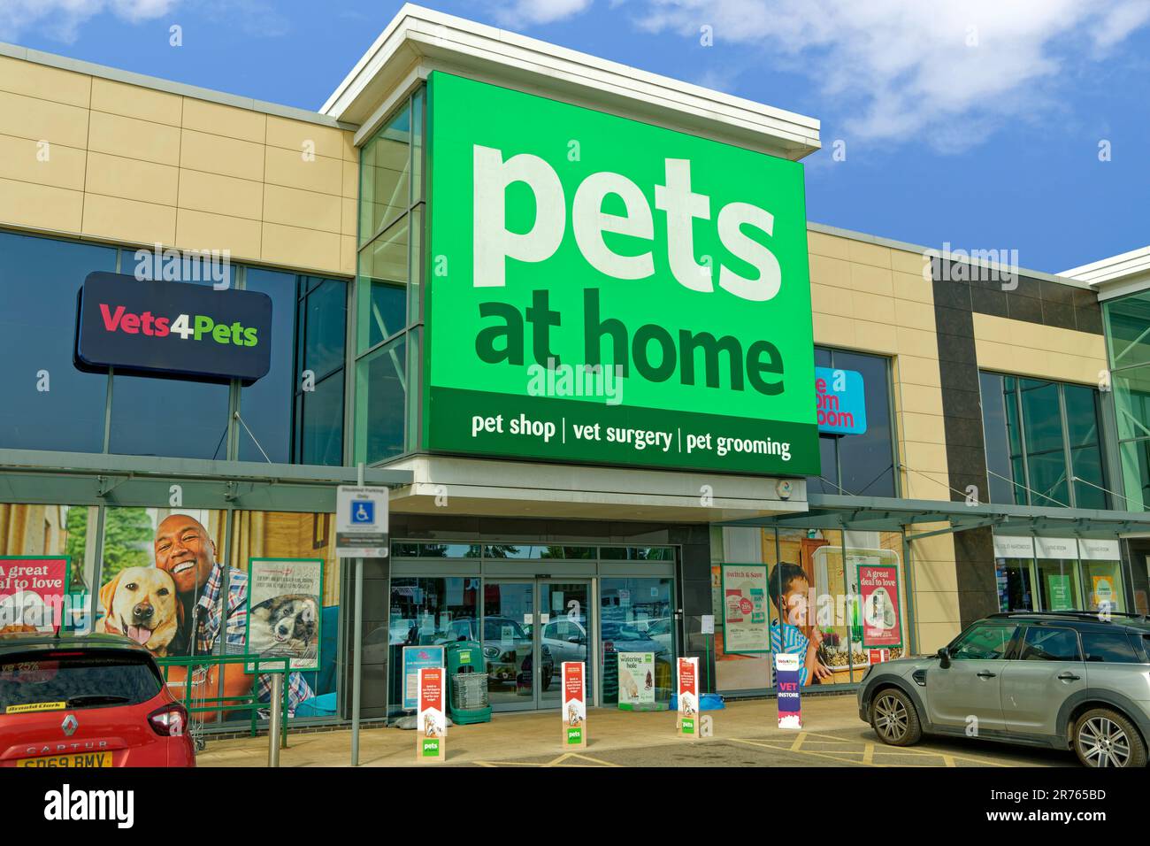 Pets at Home retail store in Warrington, England. Stock Photo