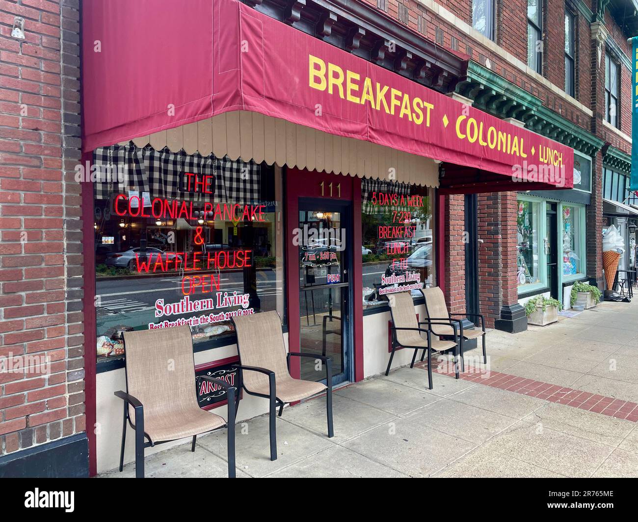 Colonial Pancake House Awning Stock Photo Alamy