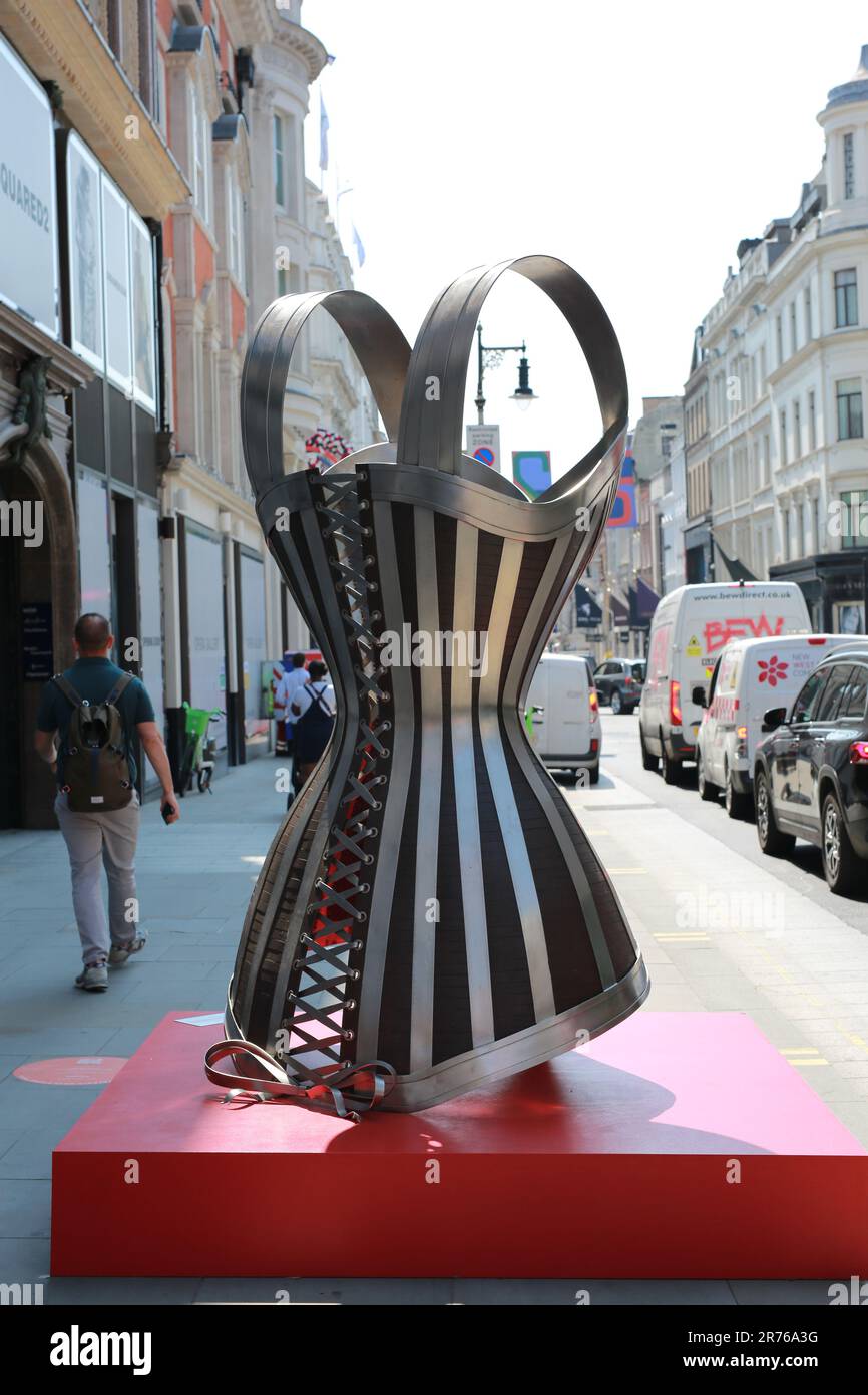 London, UK. 13 June 2023. Art in Mayfair Sculpture Trail 2023. Sculpture ' Corset' by Kalliopi Lemos on New Bond Street. Credit: Waldemar Sikora/Alamy  Live News Stock Photo - Alamy