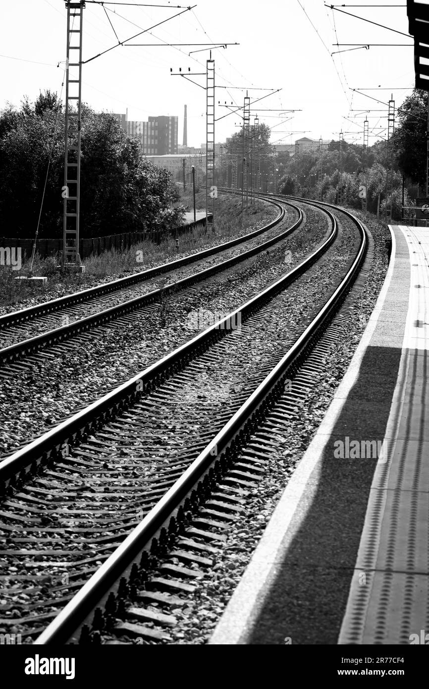 Curve railway lines Black and White Stock Photos & Images - Alamy