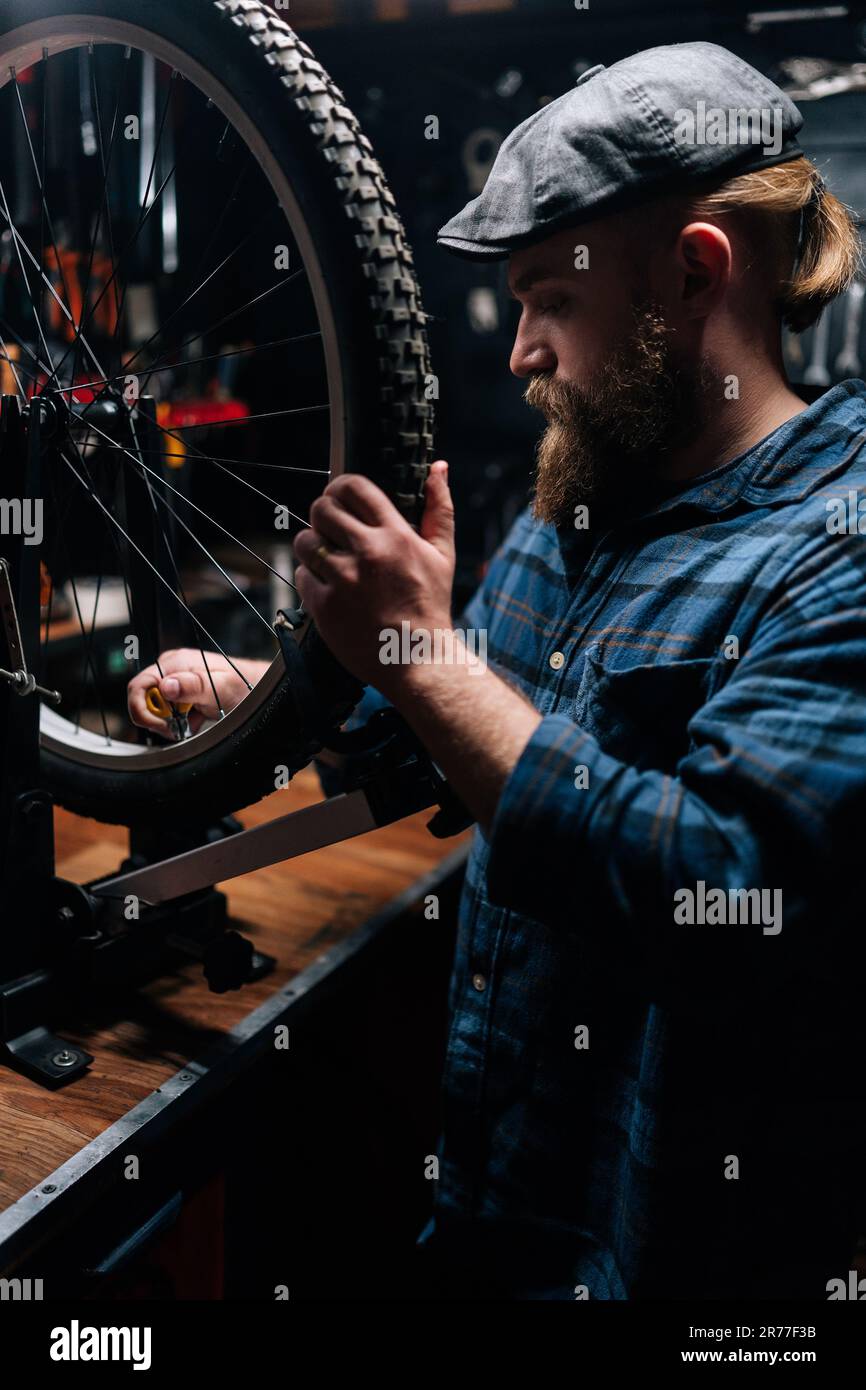 Spoke wrench hi res stock photography and images Alamy