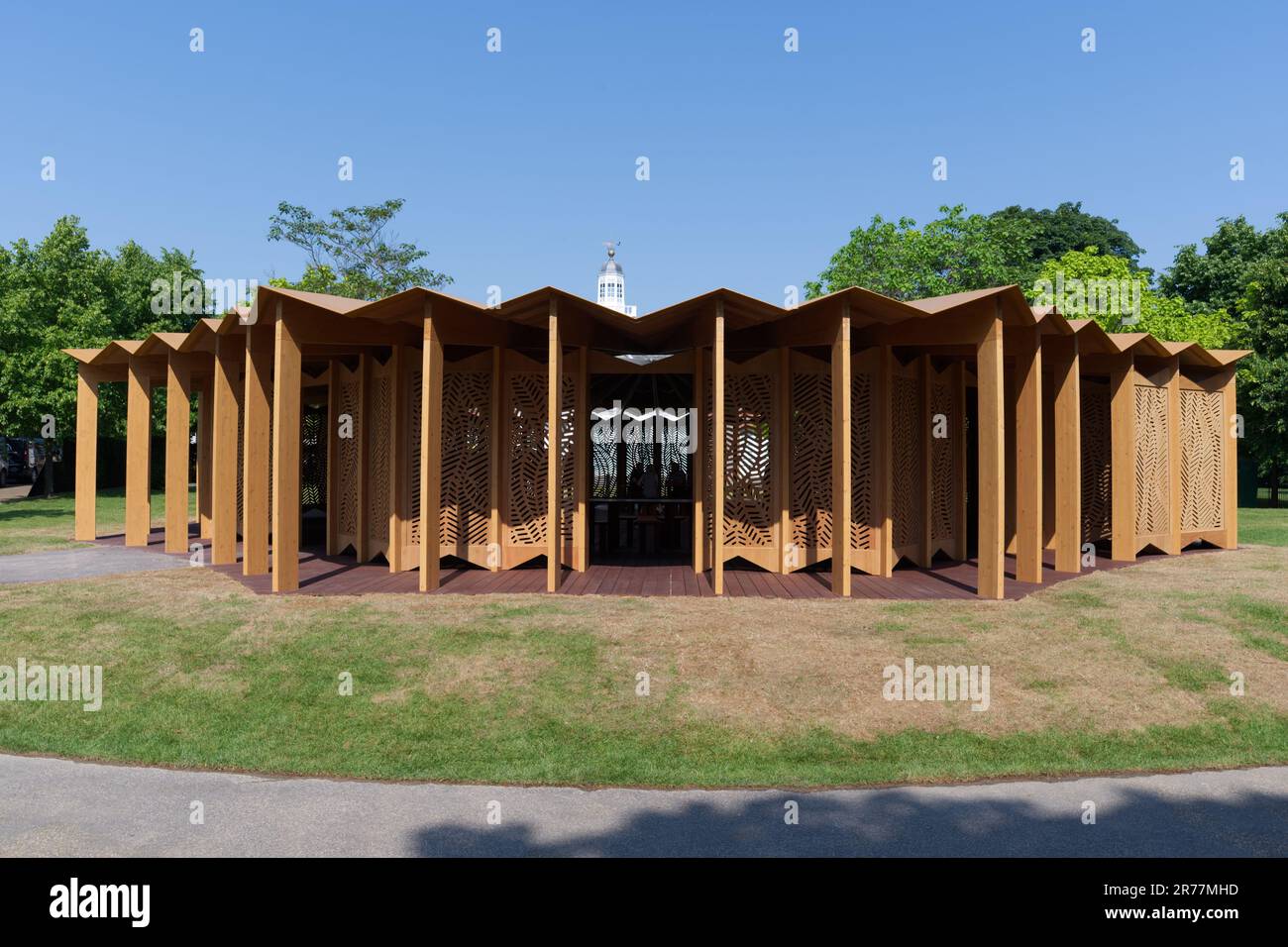 Serpentine Pavilion 2023 By Lina Ghotmeh Stock Photo Alamy serpentine-pavilion-2023-by-lina-ghotmeh-stock-photo-alamy