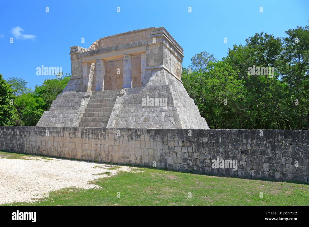 Temple of the Bearded Man at the northern end of the Great Ball Court at Chichen Itza, Yucatan, Yucatan Peninsular, Mexico. Stock Photo