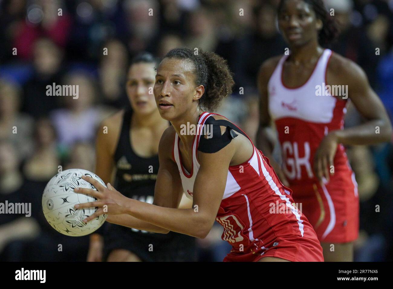 England's Serena Guthrie in action against New Zealand during a New World Netball Series match, Trusts Stadium, Auckland, New Zealand, Monday, October 03, 2011. Stock Photo