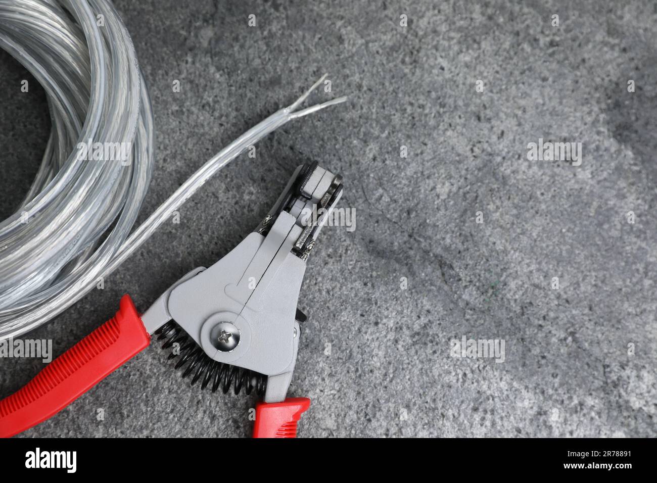 Wire clay cutter hi-res stock photography and images - Alamy