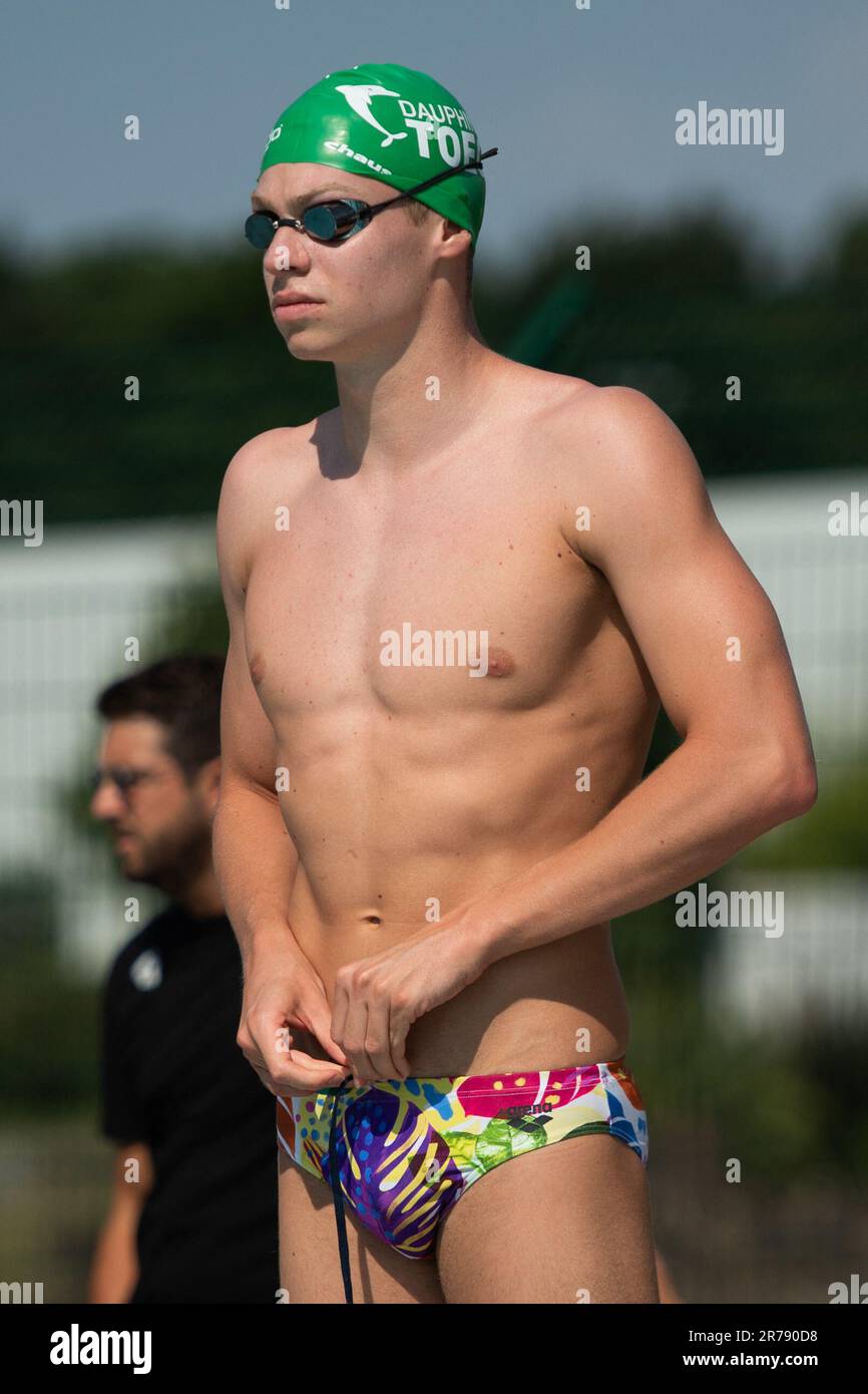 Leon Marchand trains during the Swimming French National Championships