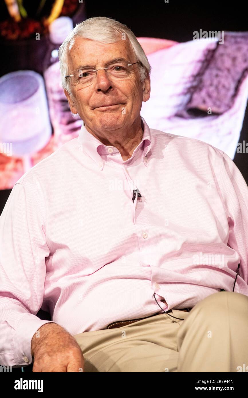 Kite Festival 2023 , Kirlington Park oxfordshire Stock Photo Alamy