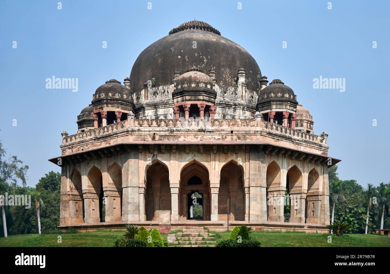 Muhammad Shah tomb in New Delhi Lodhi garden, India, ancient indian ...