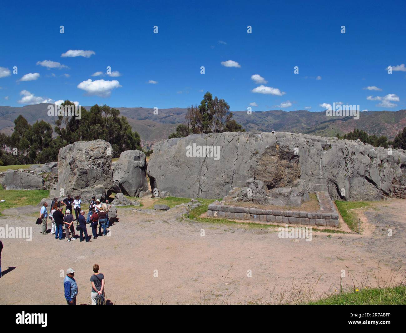 sacsayhuaman-ruins-of-fortress-in-cusco-inca-empire-peru-stock-photo