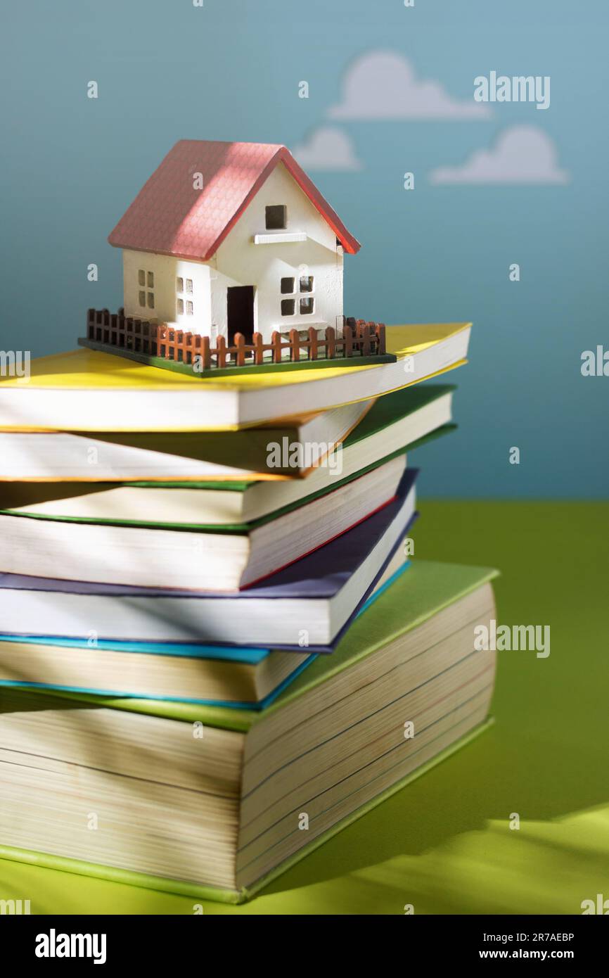 Small stack miniature books hi-res stock photography and images - Alamy