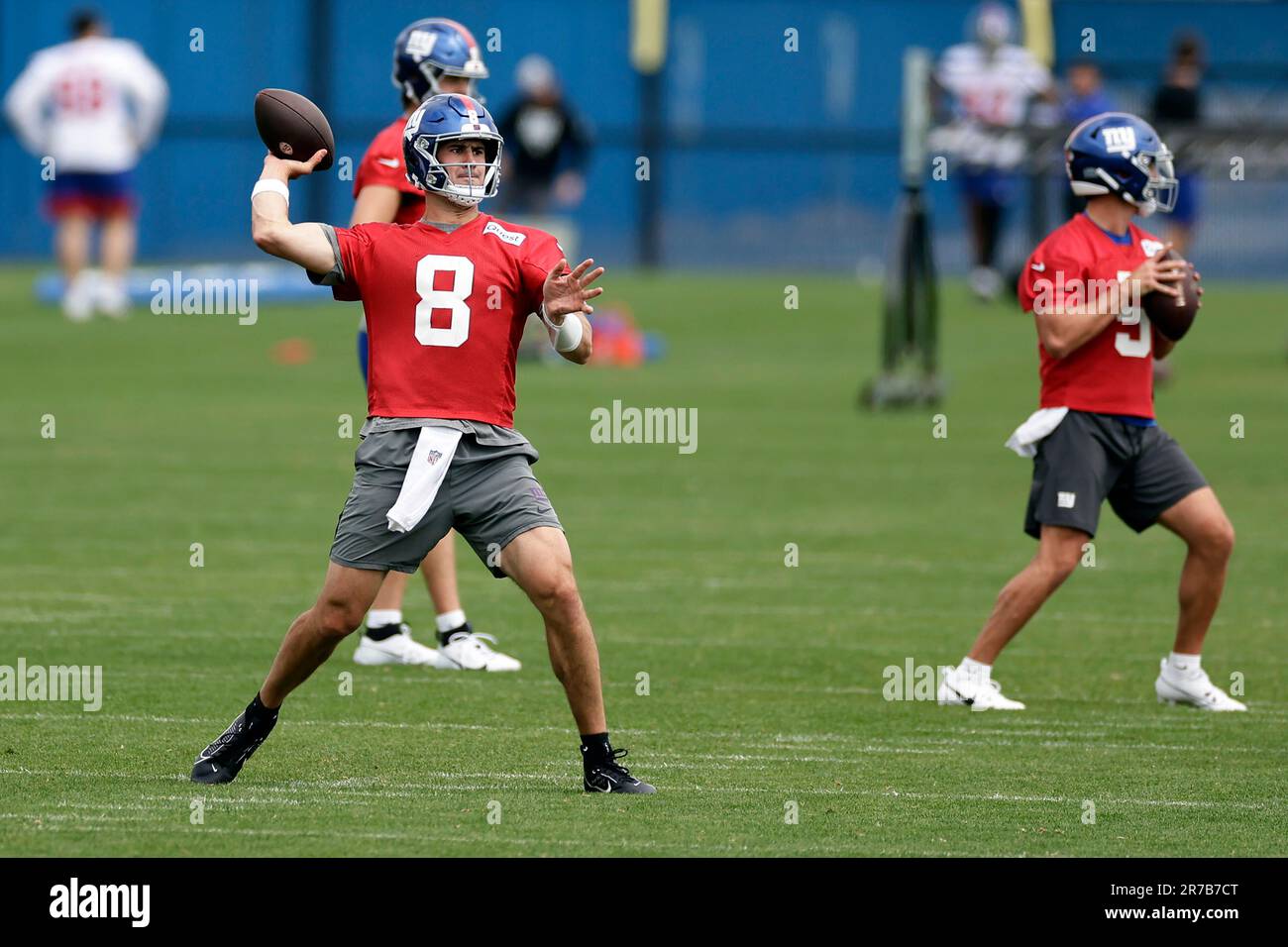 New York Giants quarterback Daniel Jones (8) passes during the NFL