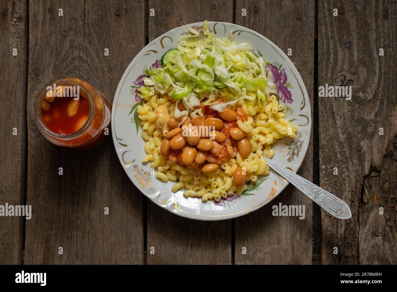The beggar plate hi-res stock photography and images - Alamy