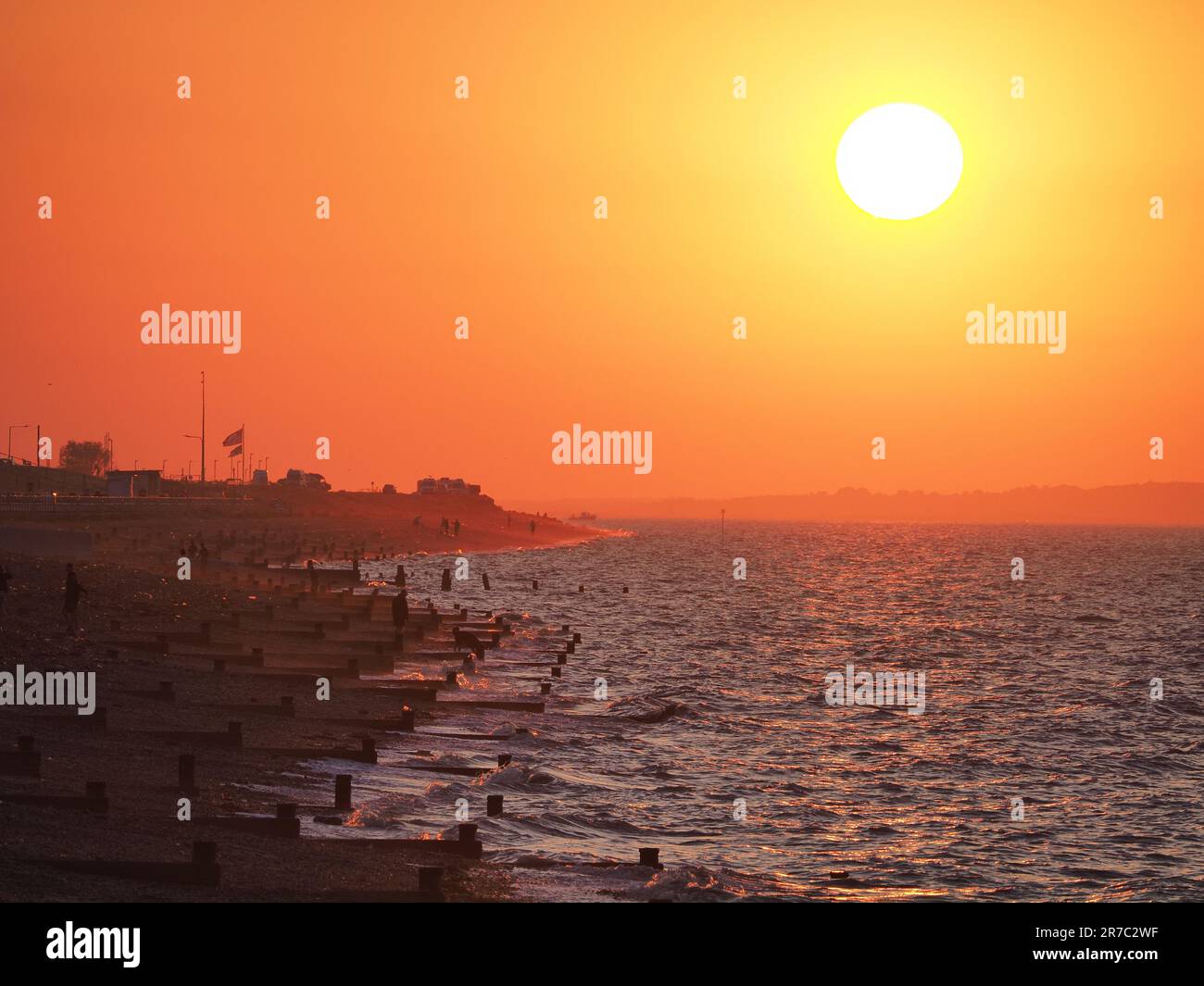 Minster on Sea, Kent, UK. 14th June, 2023. UK Weather: a stunning heatwave sunset in Minster on Sea, Kent. Credit: James Bell/Alamy Live News Stock Photo