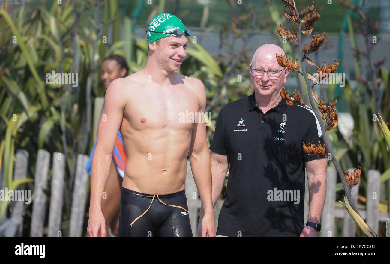 Leon Marchand and bob bowman during the French Elite Swimming
