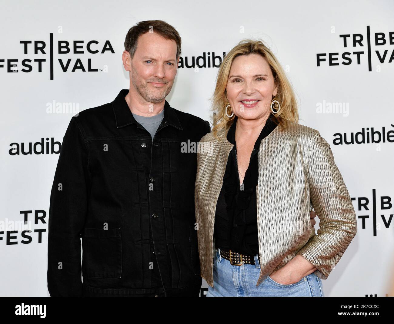 kim-cattrall-right-and-boyfriend-russell-thomas-arrive-at-the-modern