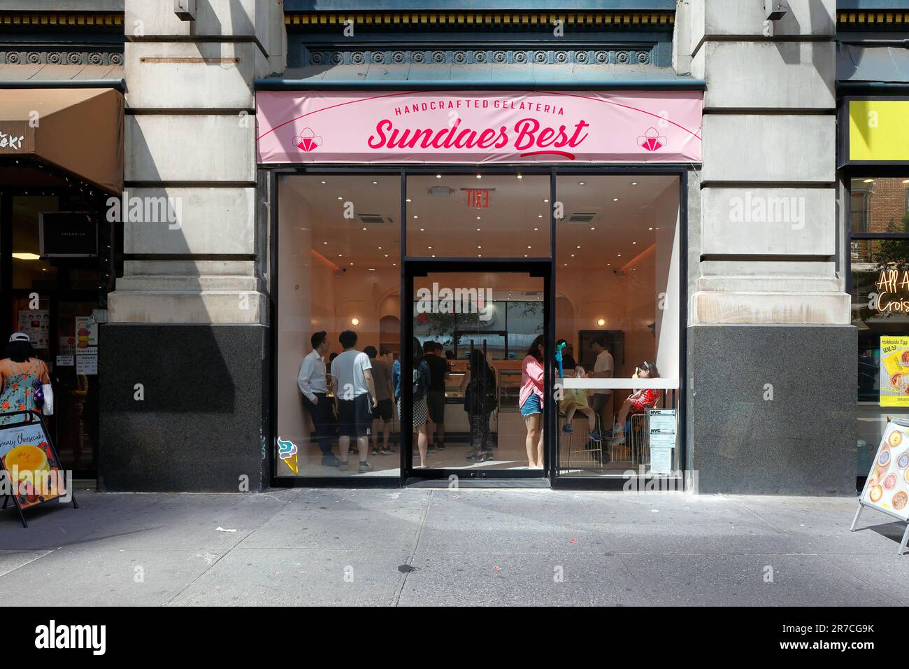 Sundaes Best, 315 5th Ave, New York, NYC storefront of a gelato shop with Asian flavors in Manhattan's Koreatown. Stock Photo