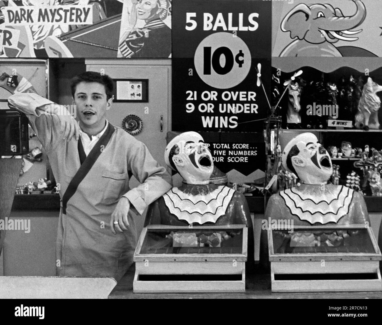 Penny Arcade Game Black And White Stock Photos Images Alamy penny-arcade-game-black-and-white-stock-photos-images-alamy