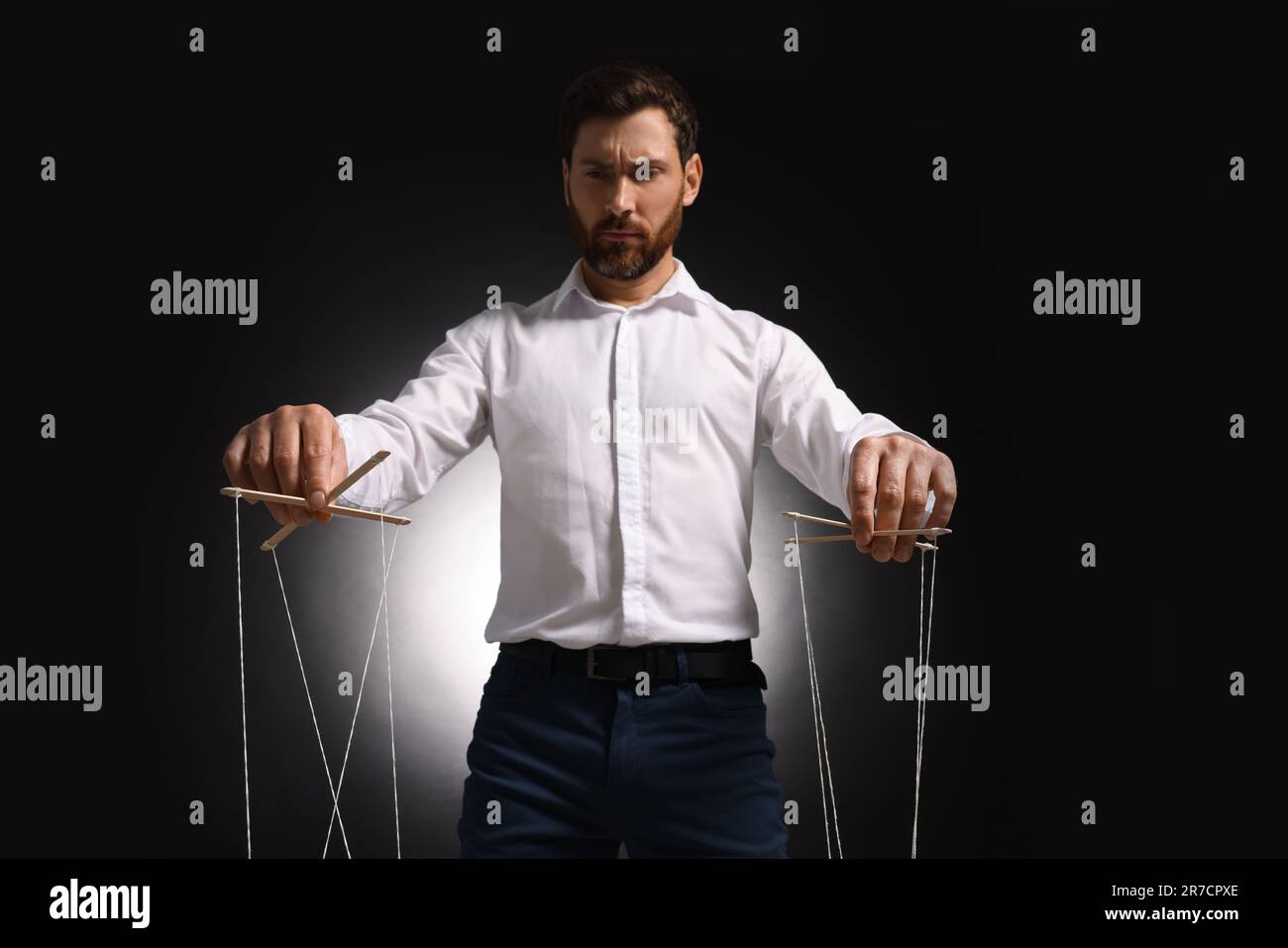Angle manipulation hi-res stock photography and images - Alamy