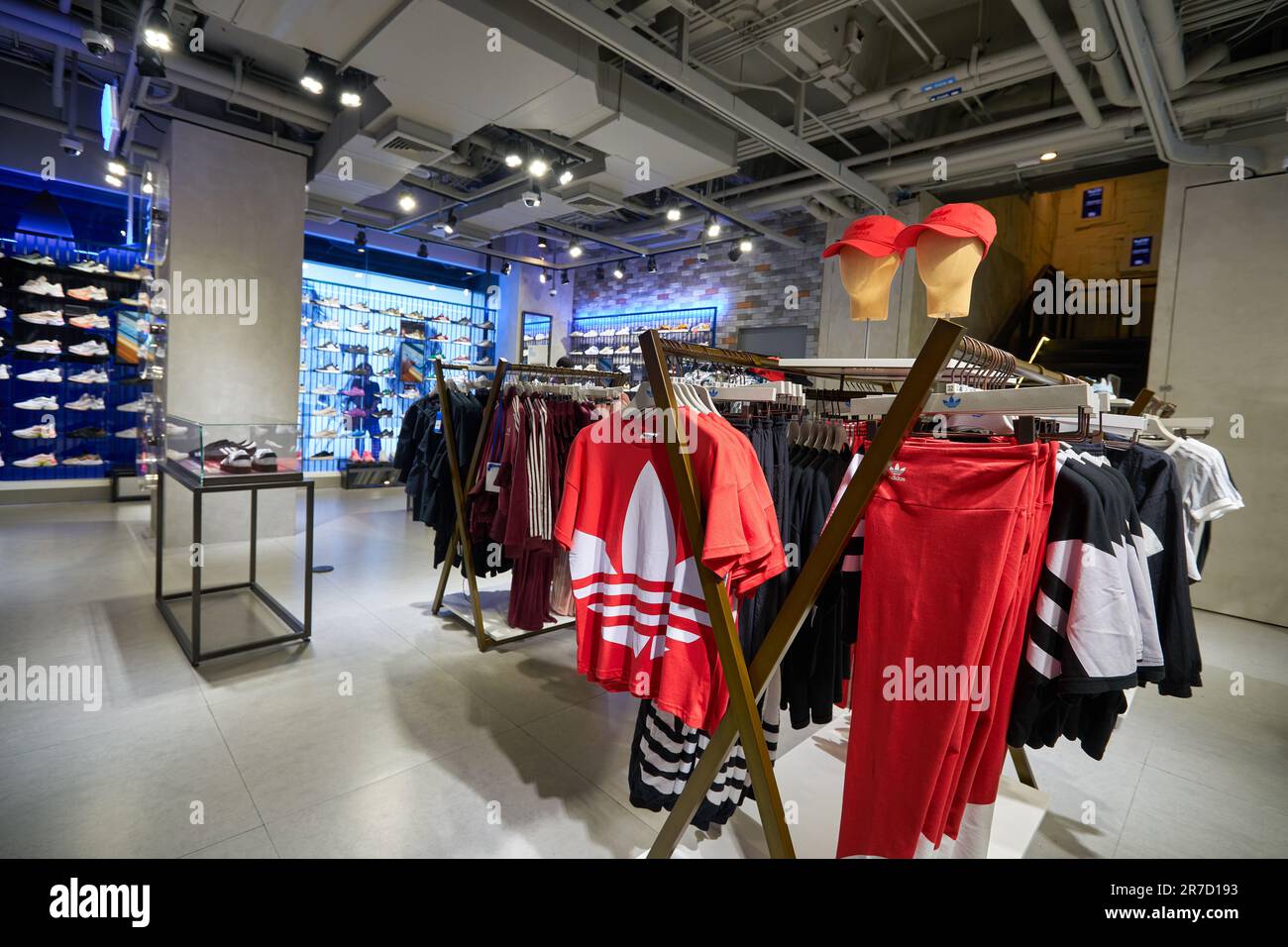 Sports centre interior hi-res stock photography and images - Page 8 - Alamy