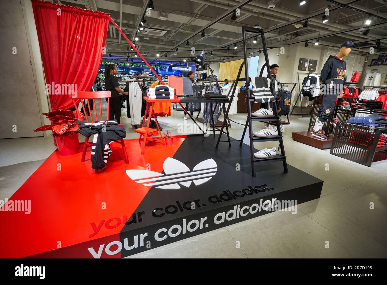 Adidas interior hi-res and images Page 7 - Alamy