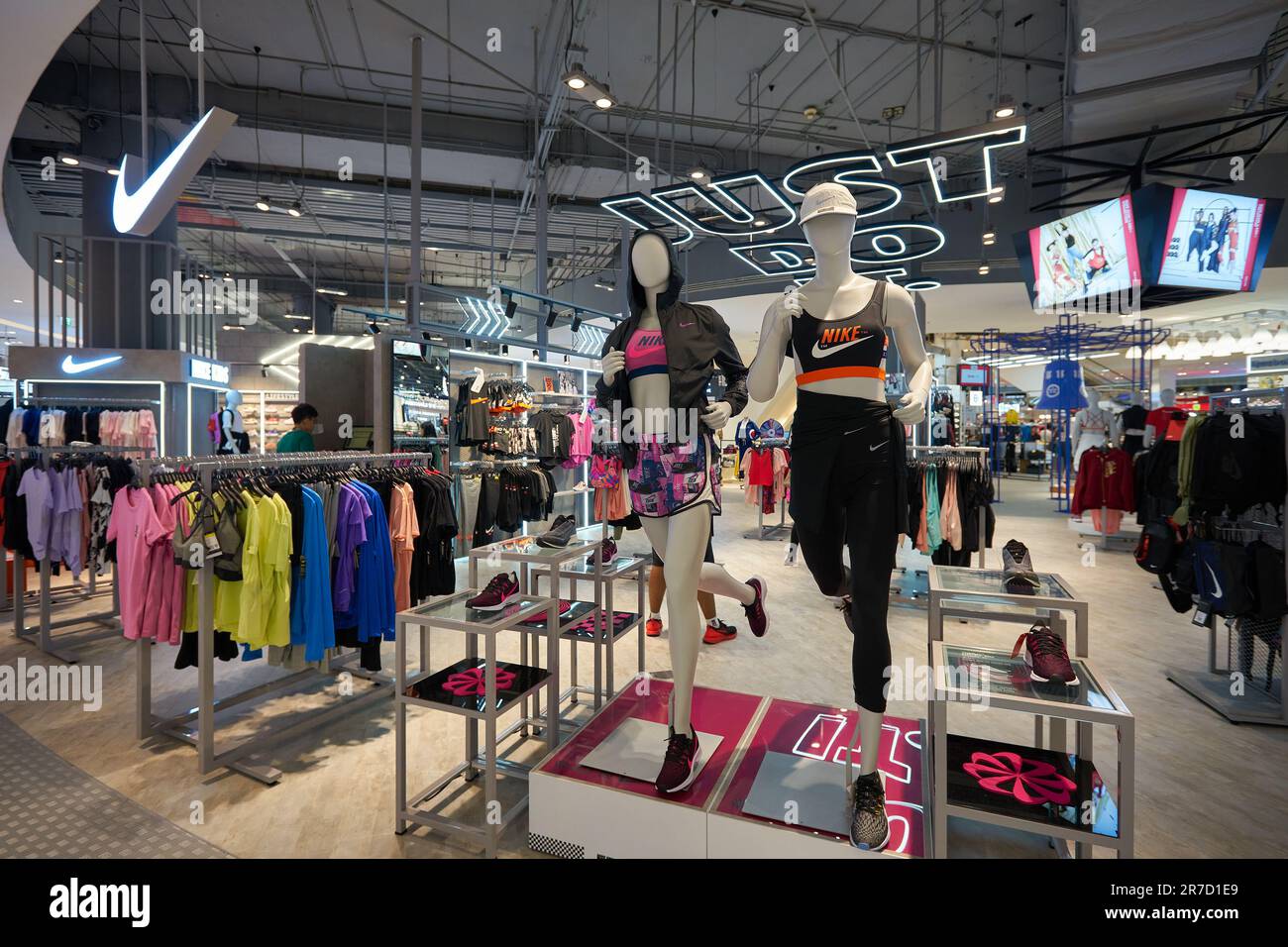 Paragon nike sales