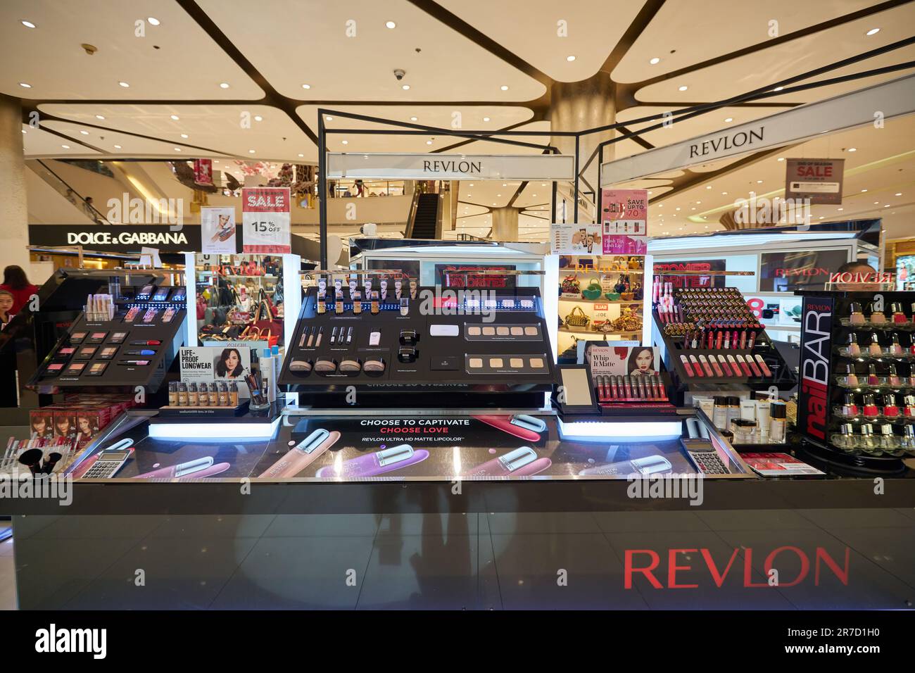 Revlon Building Revlon commercial hi-res stock photography and images - Alamy