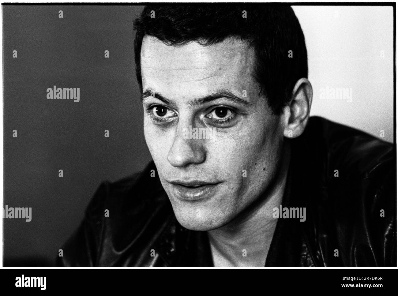 IOAN GRUFFUDD, ACTOR, 2001: Welsh actor Ioan Gruffudd at St David's Hotel in Cardiff in May 2001. He has a shaved head for his role in Black Hawk Down. Photo: Rob Watkins Stock Photo
