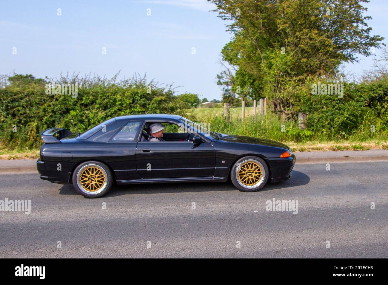 1992 90s nineties Black Nissan Skyline Gt-R Car Coupe Petrol 2600 cc
