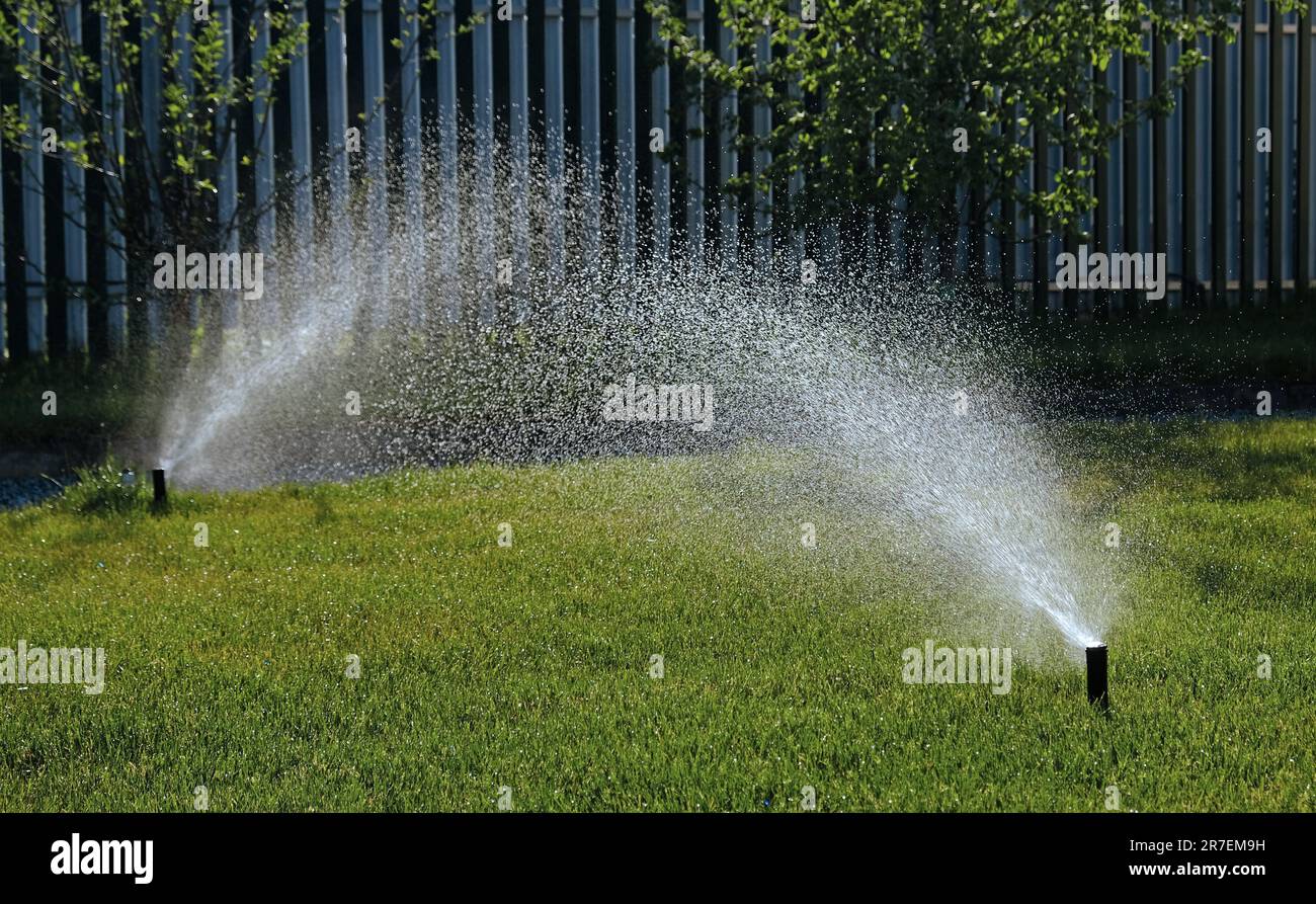 Automatic irrigation system lawn sprinkler hi-res stock photography and ...