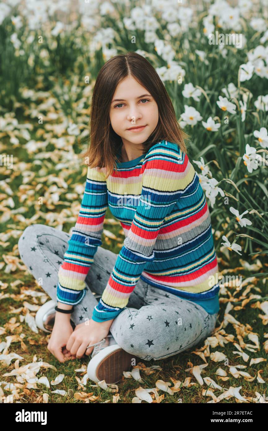 12 year old girl hi-res stock photography and images - Alamy